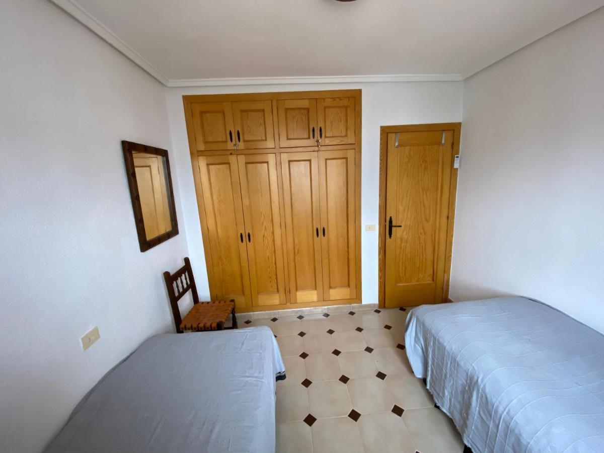 Orihuela Costa 2-Bedroom 1-Bath Renovated Vacation Rental On La Zenia Beach Esterno foto