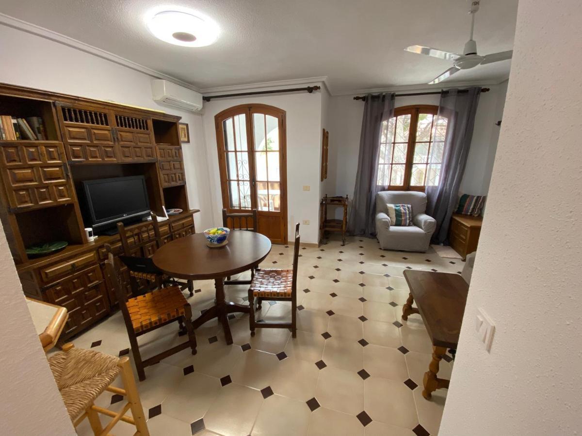 Orihuela Costa 2-Bedroom 1-Bath Renovated Vacation Rental On La Zenia Beach Esterno foto
