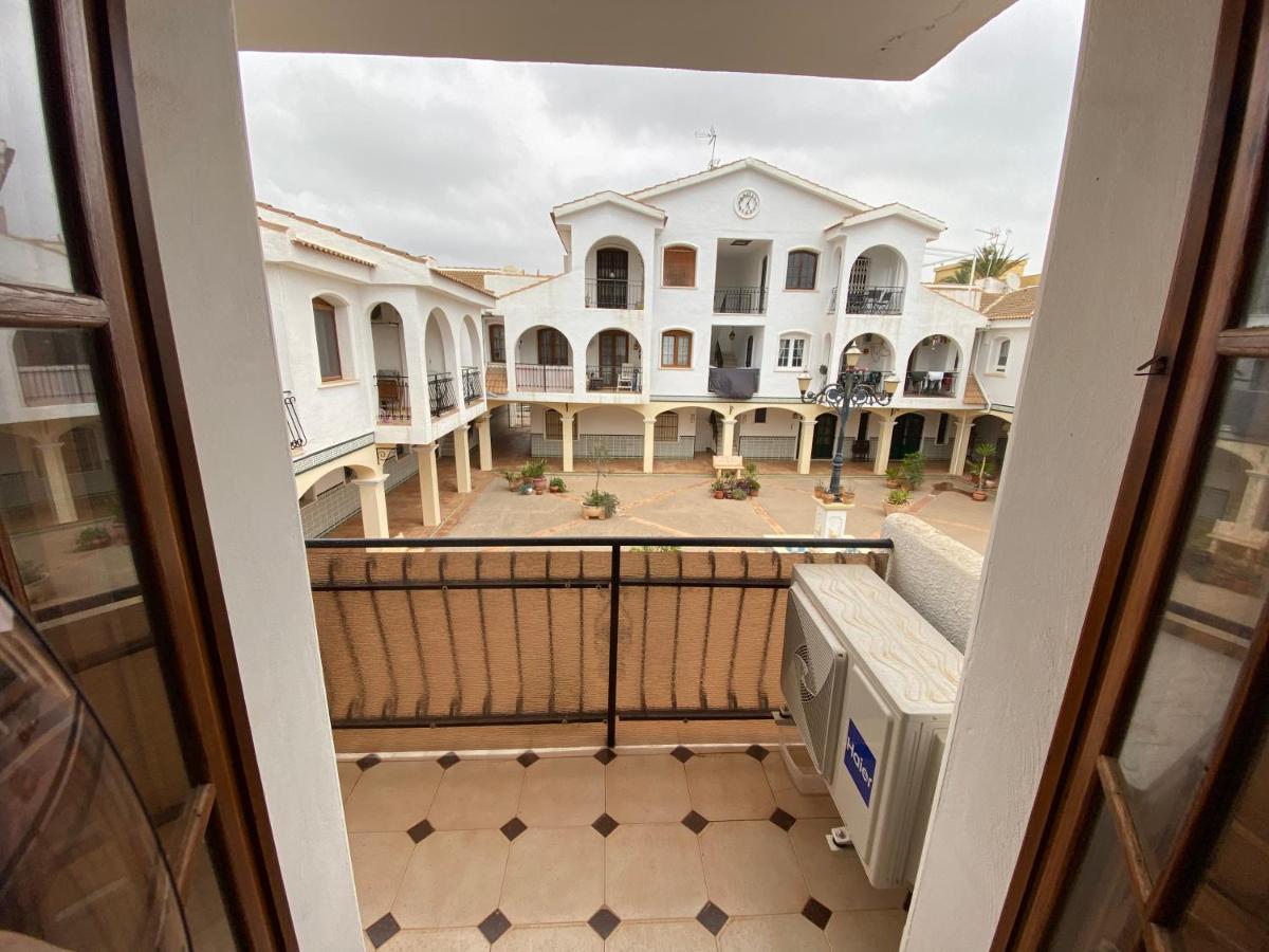 Orihuela Costa 2-Bedroom 1-Bath Renovated Vacation Rental On La Zenia Beach Esterno foto