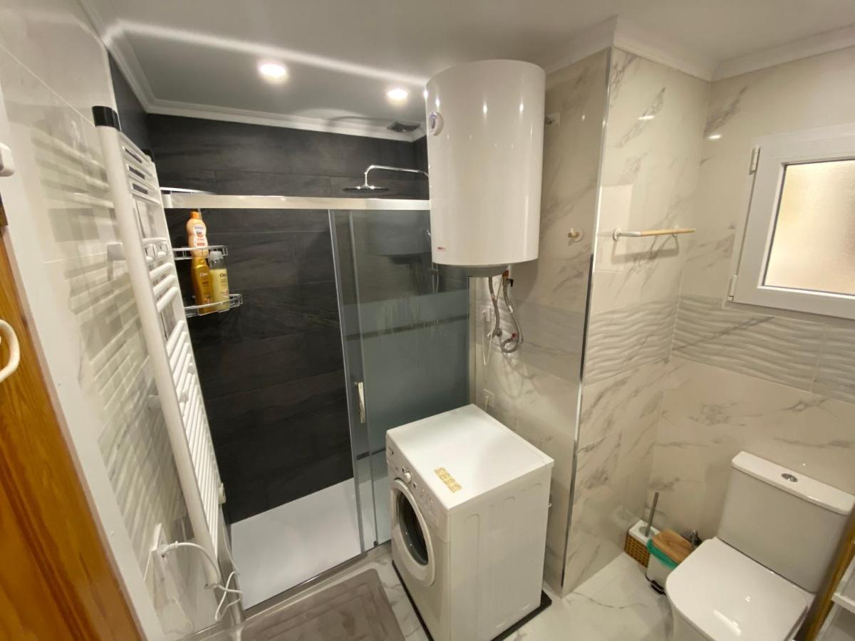 Orihuela Costa 2-Bedroom 1-Bath Renovated Vacation Rental On La Zenia Beach Esterno foto